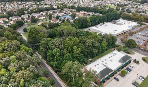 Photo #10 of 2970 Hampton Highway, Yorktown, Virginia 1.8 acres