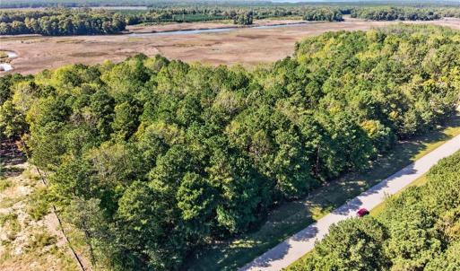 Photo #4 of 1356 Creekway Drive, Smithfield, Virginia 2.5 acres