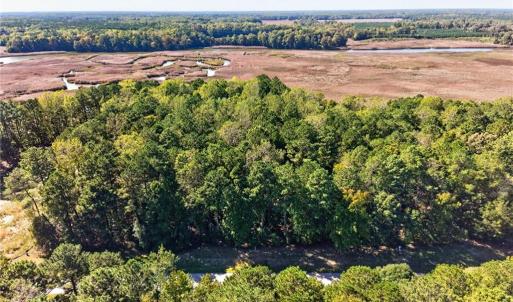 Photo #6 of 1356 Creekway Drive, Smithfield, Virginia 2.5 acres