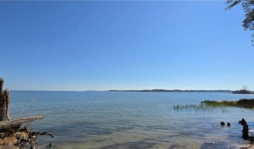 Photo #2 of 816 Ship Point Road, Yorktown, Virginia 2.7 acres