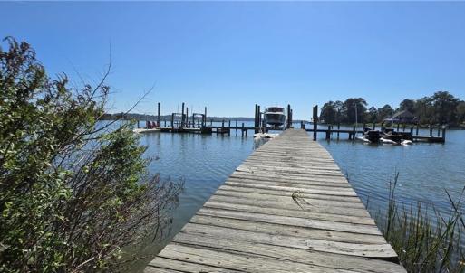 Photo #16 of 816 Ship Point Road, Yorktown, Virginia 2.7 acres