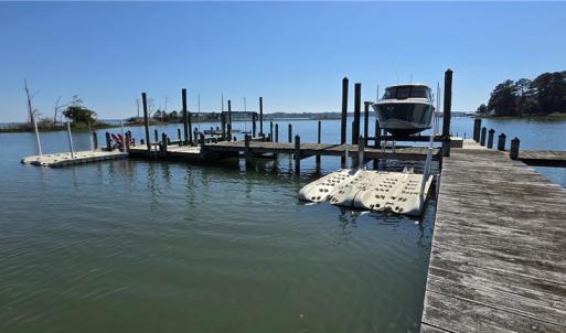 Photo #17 of 816 Ship Point Road, Yorktown, Virginia 2.7 acres
