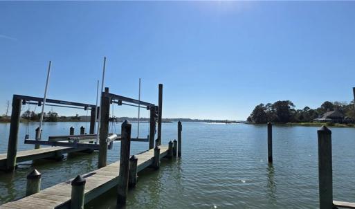 Photo #18 of 816 Ship Point Road, Yorktown, Virginia 2.7 acres
