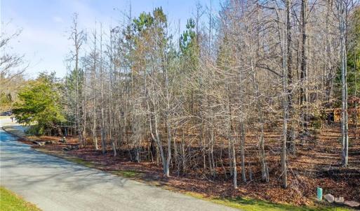 Photo #5 of 3927 Fox Grove, Greensboro, NC 0.6 acres