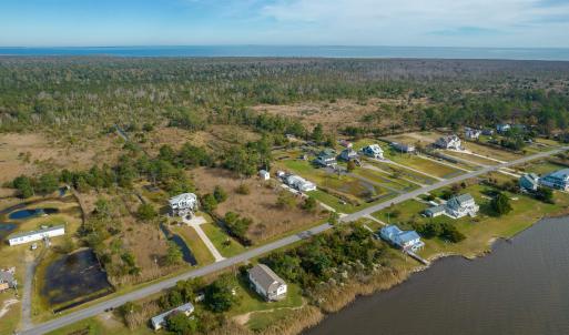 Photo #5 of 172 Bayview Drive, Stumpy Point, NC