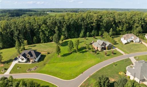 Well maintained homes & roads create an inviting neighborhood