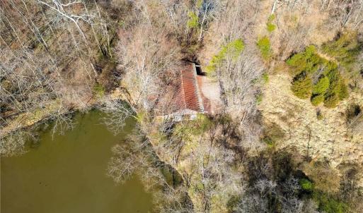 Property used to be used for horses. Building is likely not safe to enter.
