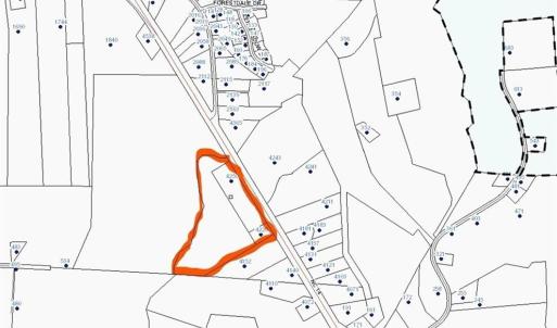 Screenshot of the GIS. Lot lines and dimensions are approximate.