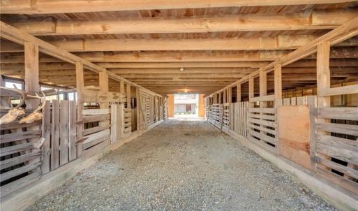 13 stall barn