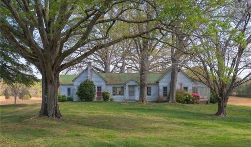 Historic early 1900's farmhouse