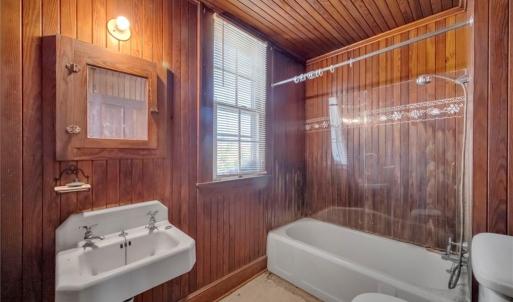 Full bathroom