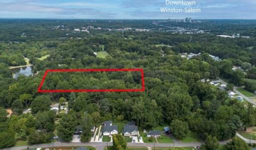 Property line in picture are not accurate ...