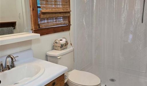 Main level Bath