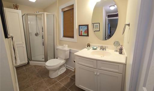 Main Level bath with laundry closet