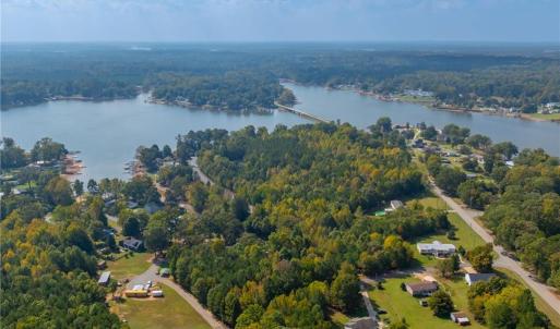 Live near the Lake!