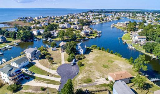 Photo #14 of 104 King William Court, Kill Devil Hills, NC 0.2 acres