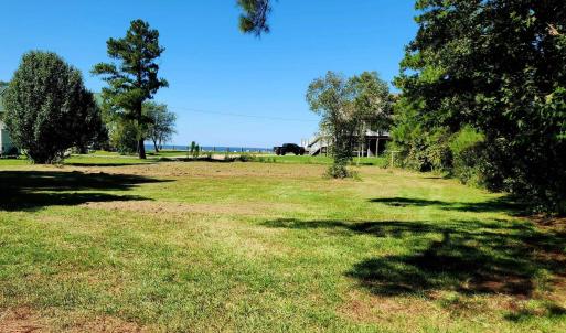 Photo #2 of 618 Taylor Beach Road, Columbia, NC
