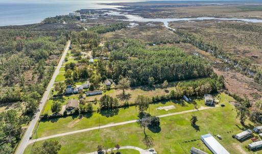 Photo #13 of 7637 Shipyard Road, Manns Harbor, NC