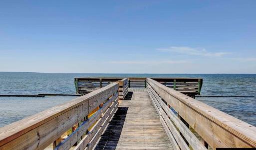 Community pier