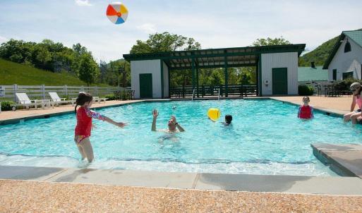 Old Dairy Swimming Pool! Fun!