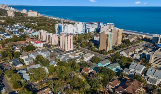 Bird's eye view with a city view, a view of the be