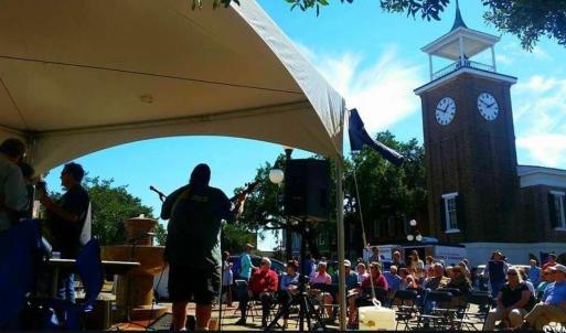 View of home's community