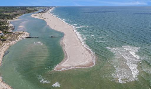 Aerial overview of property's location featuring e