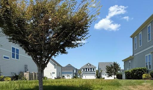 View of yard featuring a residential view