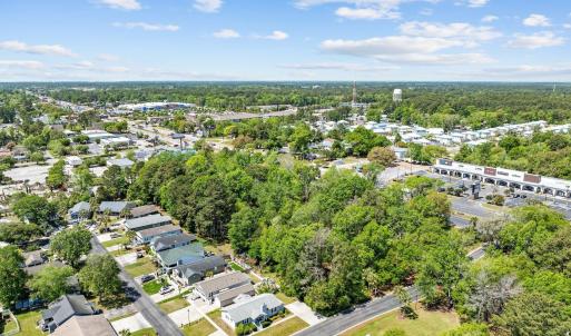 Aerial overview of property's location with nearby