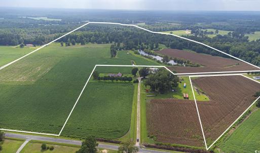 Aerial view of sparsely populated area featuring p