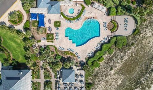 Bird's eye view of a pool area
