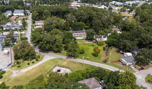 Aerial view of property's location featuring nearb