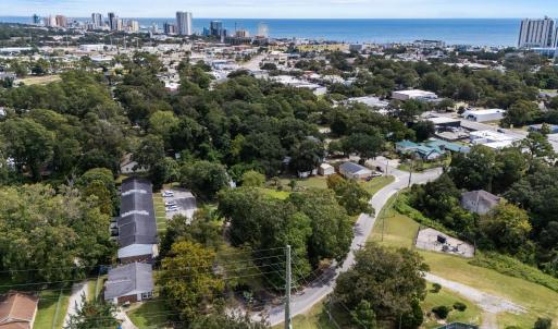 Aerial overview of property's location featuring n