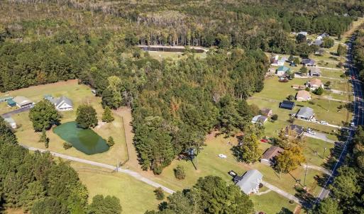 Aerial view of property's location featuring a lar