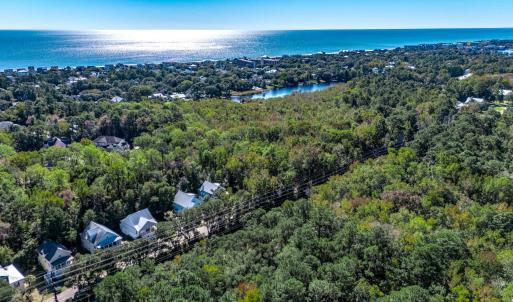 Aerial view of property and surrounding area featu