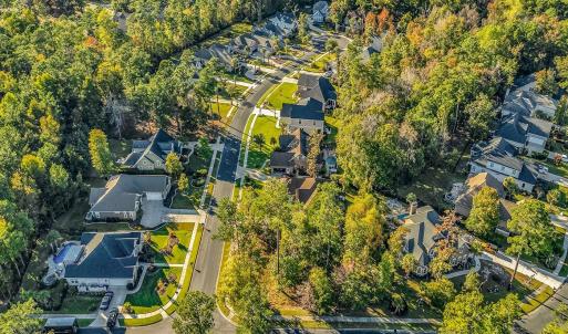 Aerial view of property's location with nearby sub