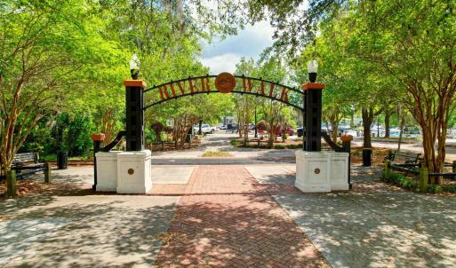 View of home's community