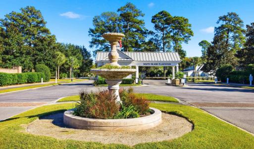 View of home's community