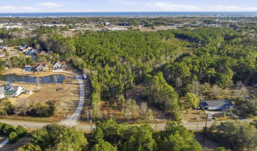 Aerial view of property's location featuring a lar