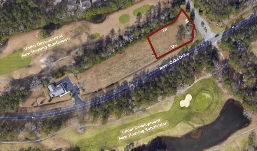 Aerial map of property and surrounding area featur