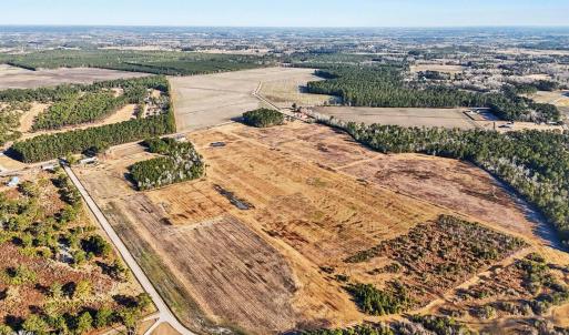 View of property location with large plots for cro