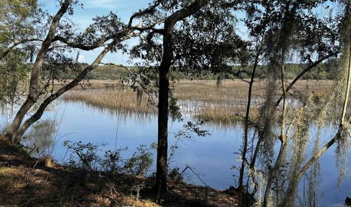 Photo #1 of 27 Pleasant Place Dr, Beaufort, SC 1.0 acres