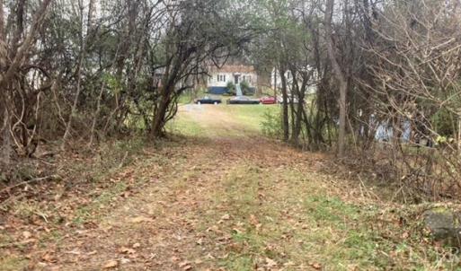 Entrance/leaving the property to Stratford Rd.