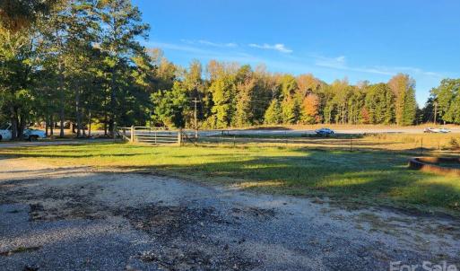 Photo #7 of 2632 Charlotte, Lancaster, SC