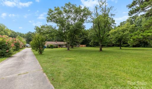 Photo #2 of 724 Catawba, Matthews, NC