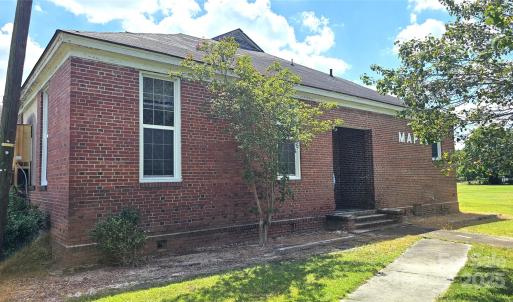 Photo #2 of 901 9th, Dillon, SC
