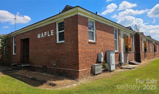 Photo #1 of 901 9th, Dillon, SC