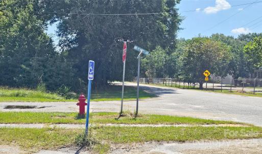Photo #11 of 900 Patriot, Dillon, SC
