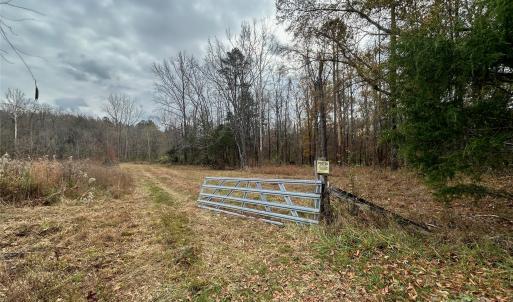 Photo #2 of 3080 Charlotte, Lancaster, SC