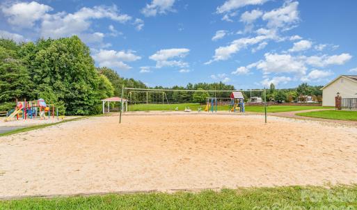 Photo #23 of 109 Gregory, New London, NC